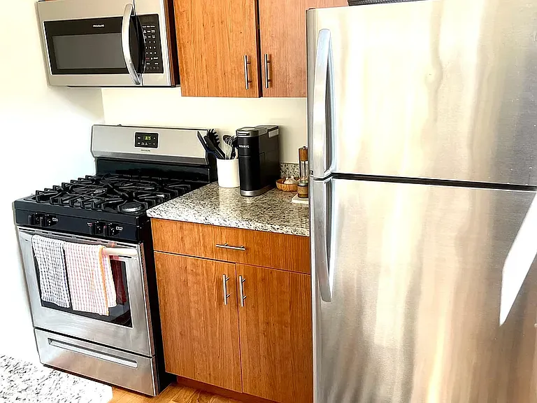 3051 N Racine Ave #2R — Photo 8