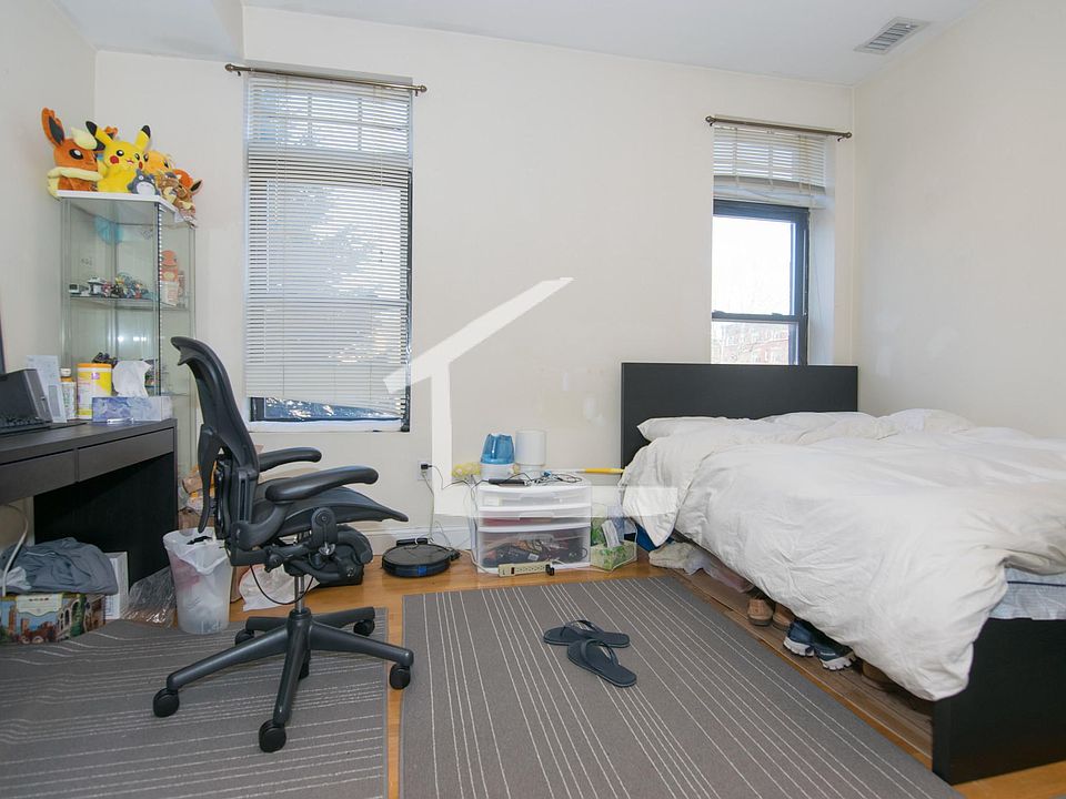 2nd image of 1804 Beacon St #7