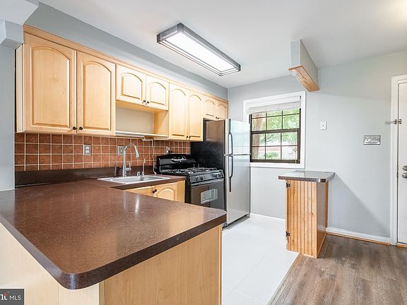 5th image of 11140 Snug Haven Ln