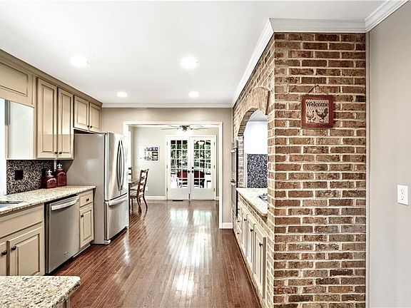 2nd image of 2260 Chimney Springs Dr