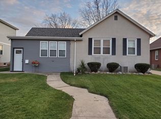 1924 10th St, Peru, IL 61354