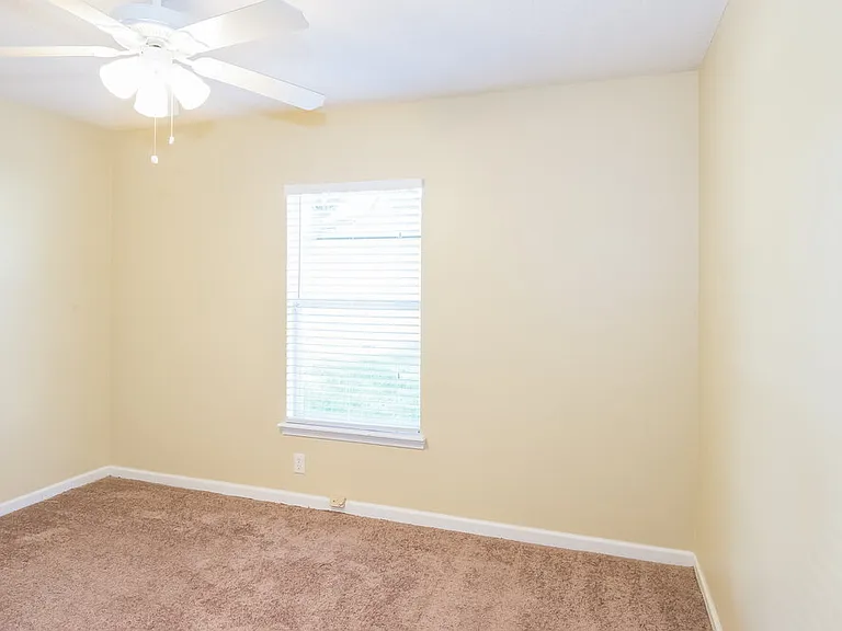 11614 Rainbow Springs Ct — Photo 12