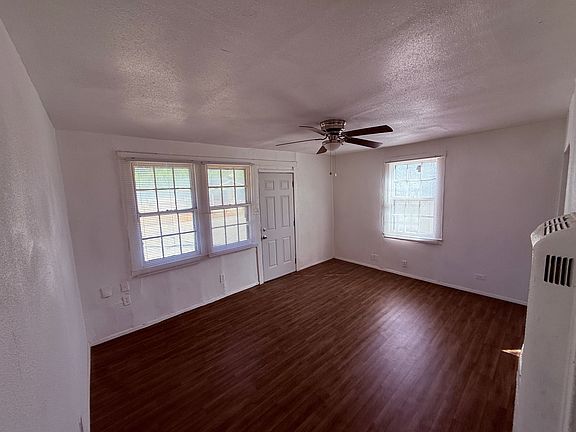 4th image of 520 Coleman St