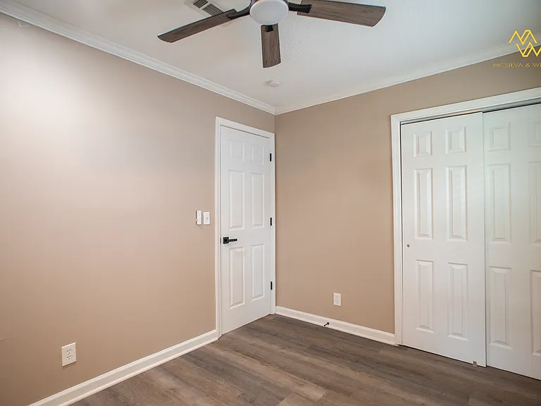 6315 S Benton Ave — Photo 15