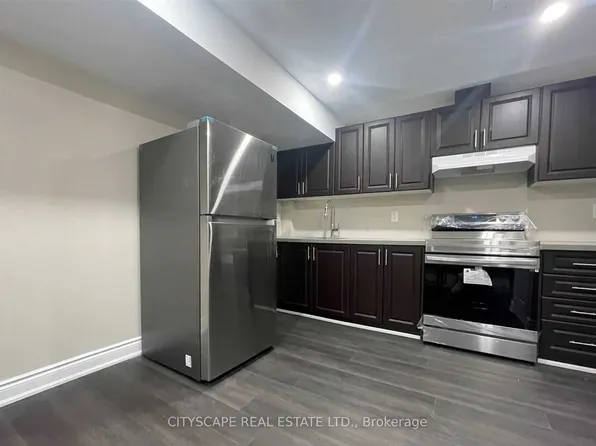 94 Beachville Cir #Basement, Brampton, ON L6X 0V3