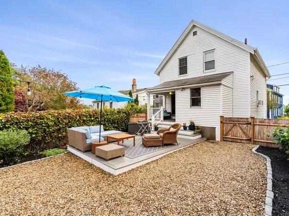 9 Rowland St, Marblehead, MA 01945