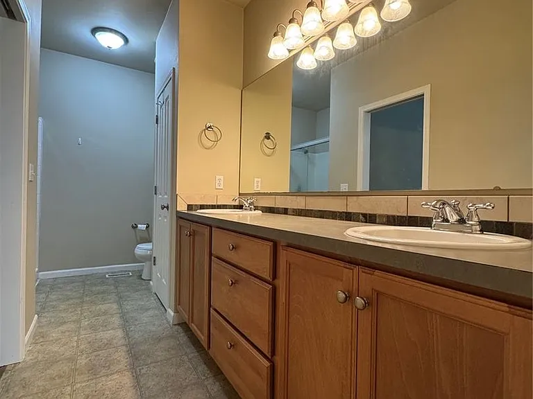 7508 Kodiak Ave NE — Photo 5