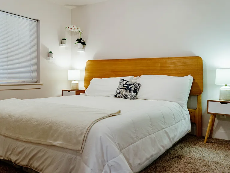 566 N 60 W — Photo 14