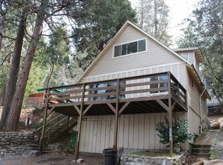23067 Hemlock Ln, Crestline, CA 92325
