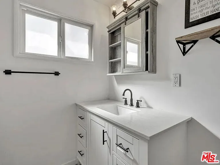 28040 Ermine Pl — Photo 34