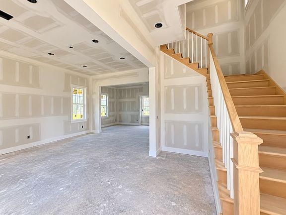 2nd image of 109 Ridgeline Rd