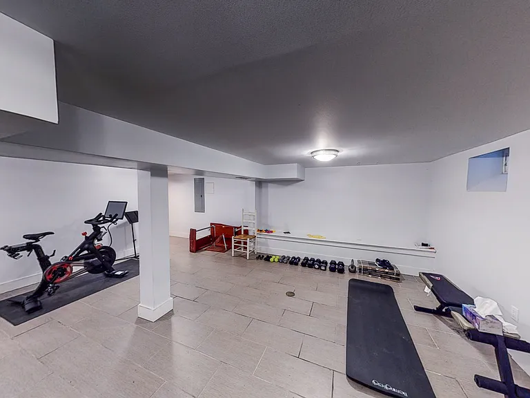 855 State St #TOWNHOUSE — Photo 17