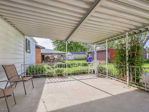 4th image of 15483 Hocking Blvd