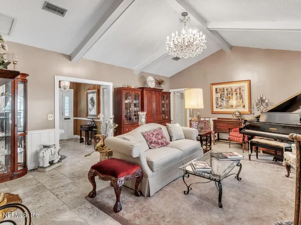 5053 CHARLEMAGNE Road, Jacksonville, FL 32210