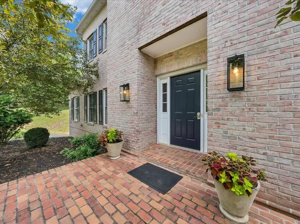 151 Briarcliff Dr, Lewisburg, WV 24901