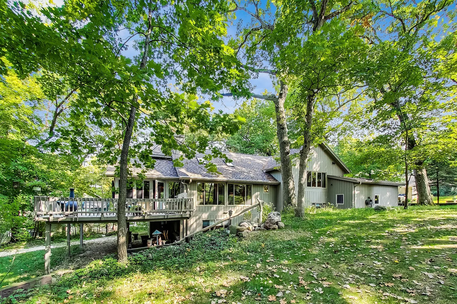 414 Deerpath W photo 1