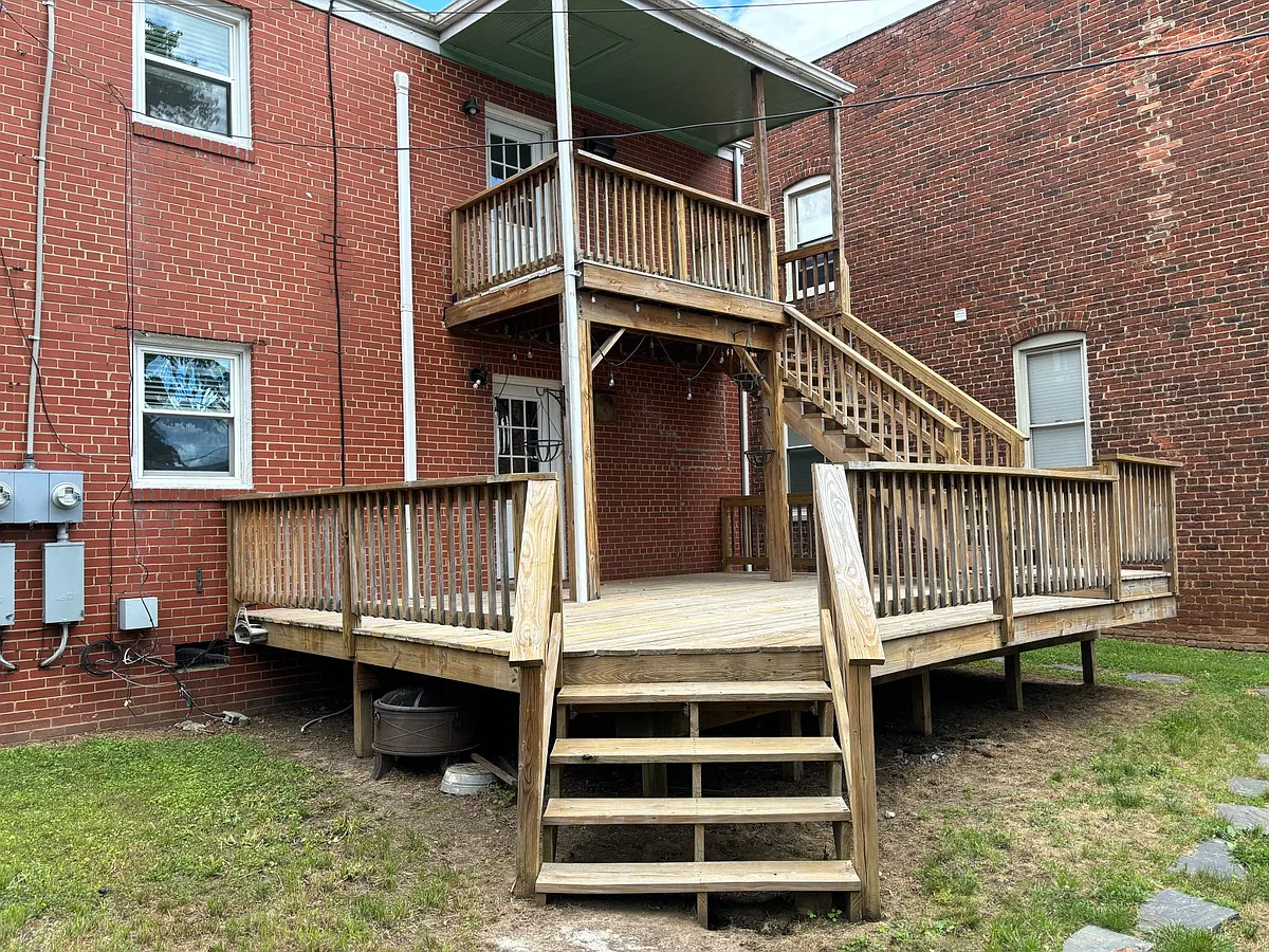 Rear Deck - 3203 W Franklin St #1