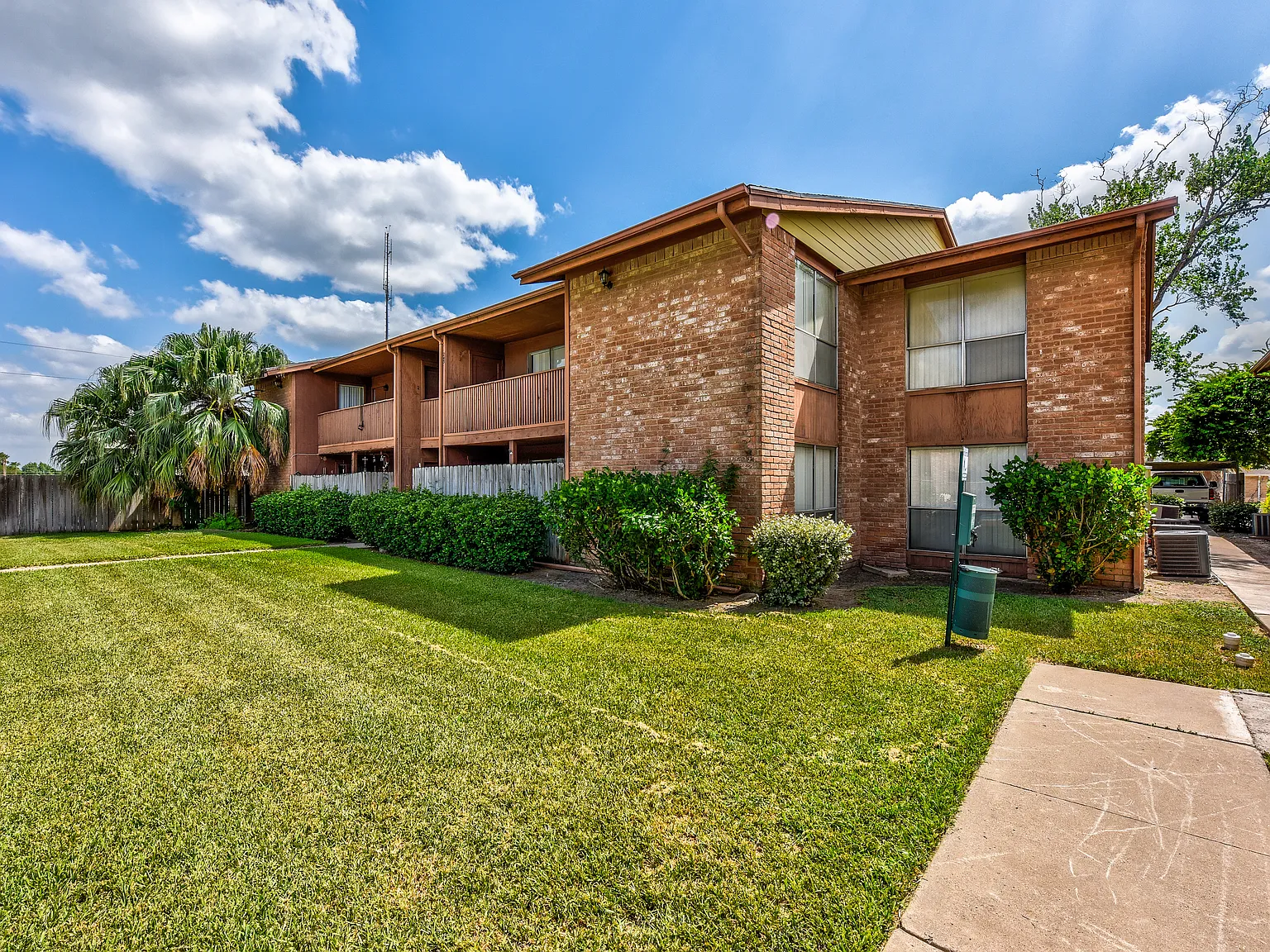 Heather Apartments — Photo 3