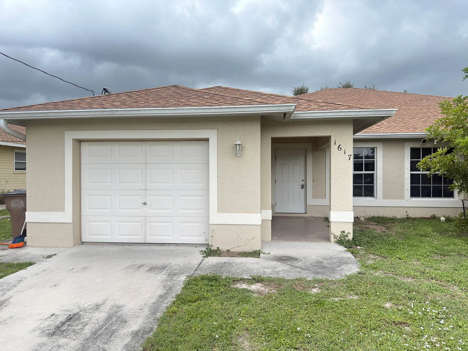 2 bed, 2378 sqft, $1,600 — Photo 1