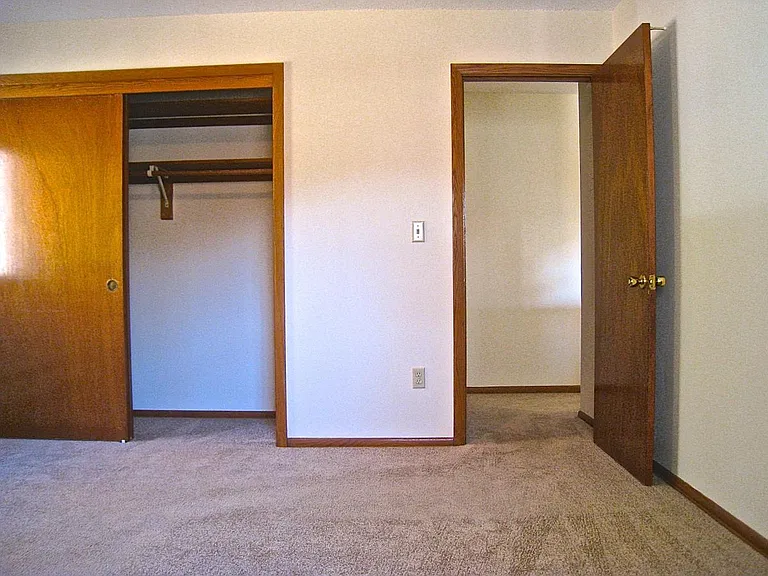 1398 Saint Paul Ave — Photo 2