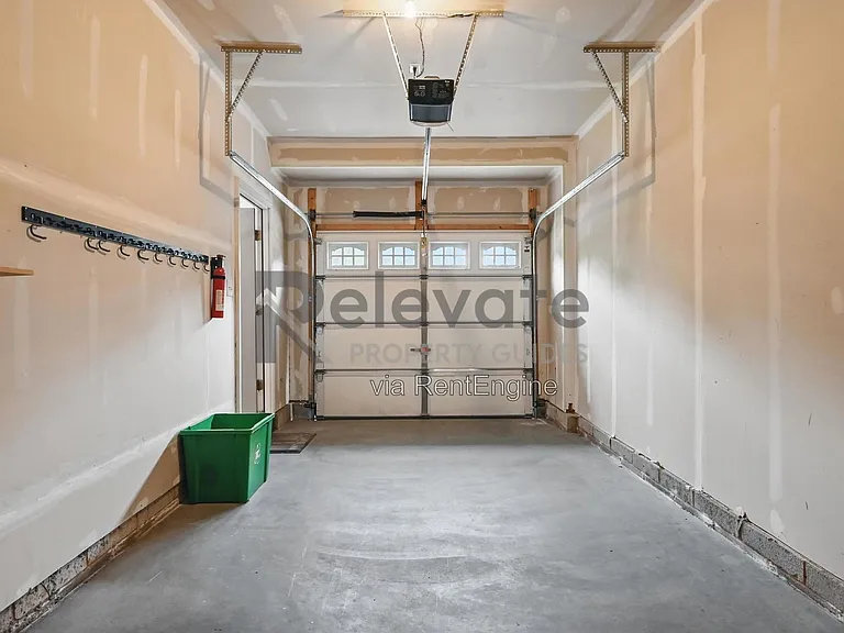 4321 Meredith Creek Dr — Photo 37