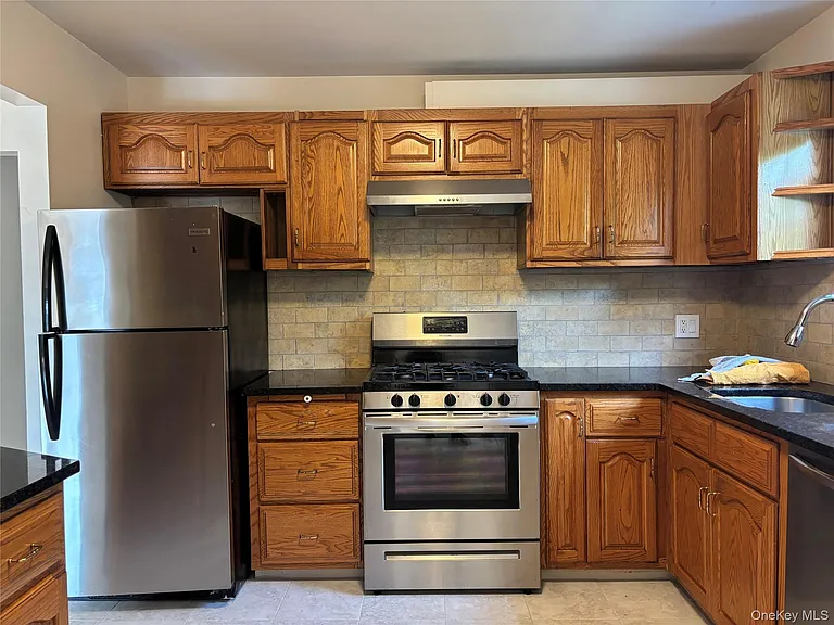 8 Locust St — Photo 6