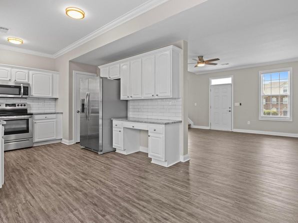 lexington-kentucky-446956486 picture