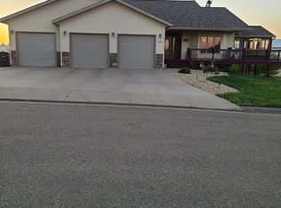 1220 Linden Ln, Washburn, ND 58577