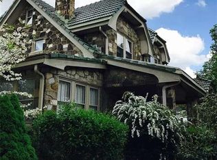 5 Club Dr E, Pittsburgh, PA 15236