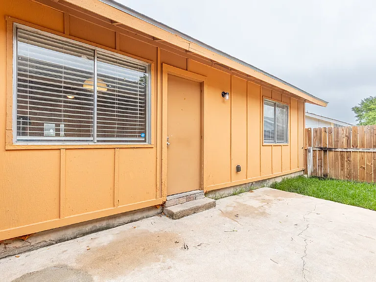 323 W William Cannon Dr #A — Photo 29