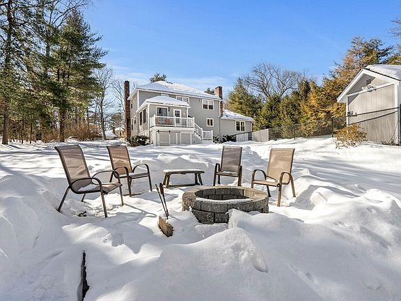 3rd image of 224 Raleigh Tavern Ln