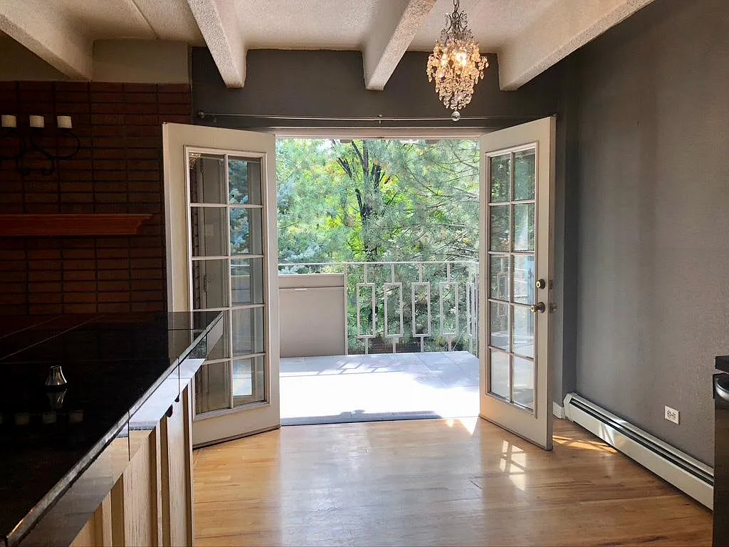 2 bed, 747 sqft, $2,100 — Photo 2