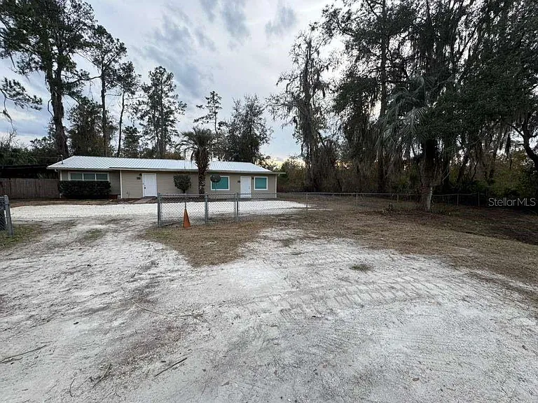 211 NW Highway 441 — Photo 2