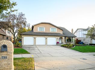 731 E Catalpa St, Addison, IL 60101