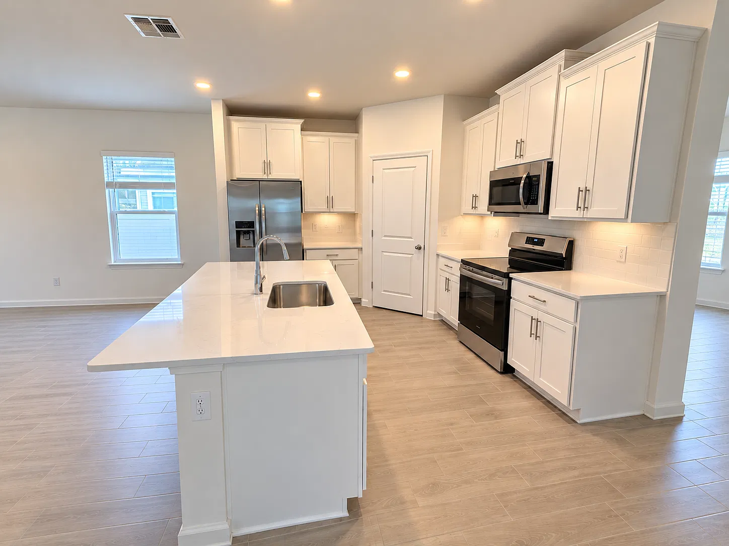 4 bed, 1703 sqft, $2,000 — Photo 4