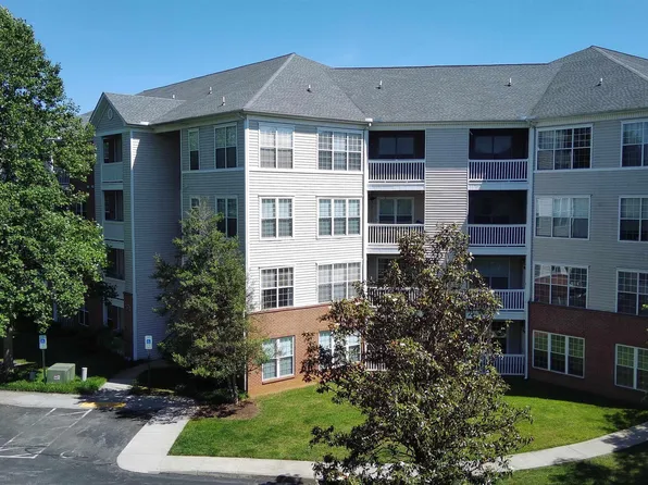 270 Riverbend Dr APT 1F, Charlottesville, VA 22911