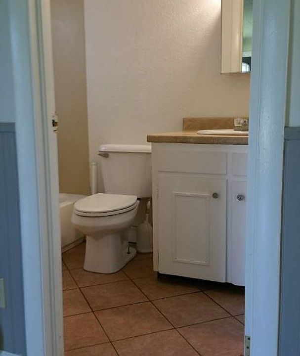 2nd image of 130 Lynwood Dr APT 5