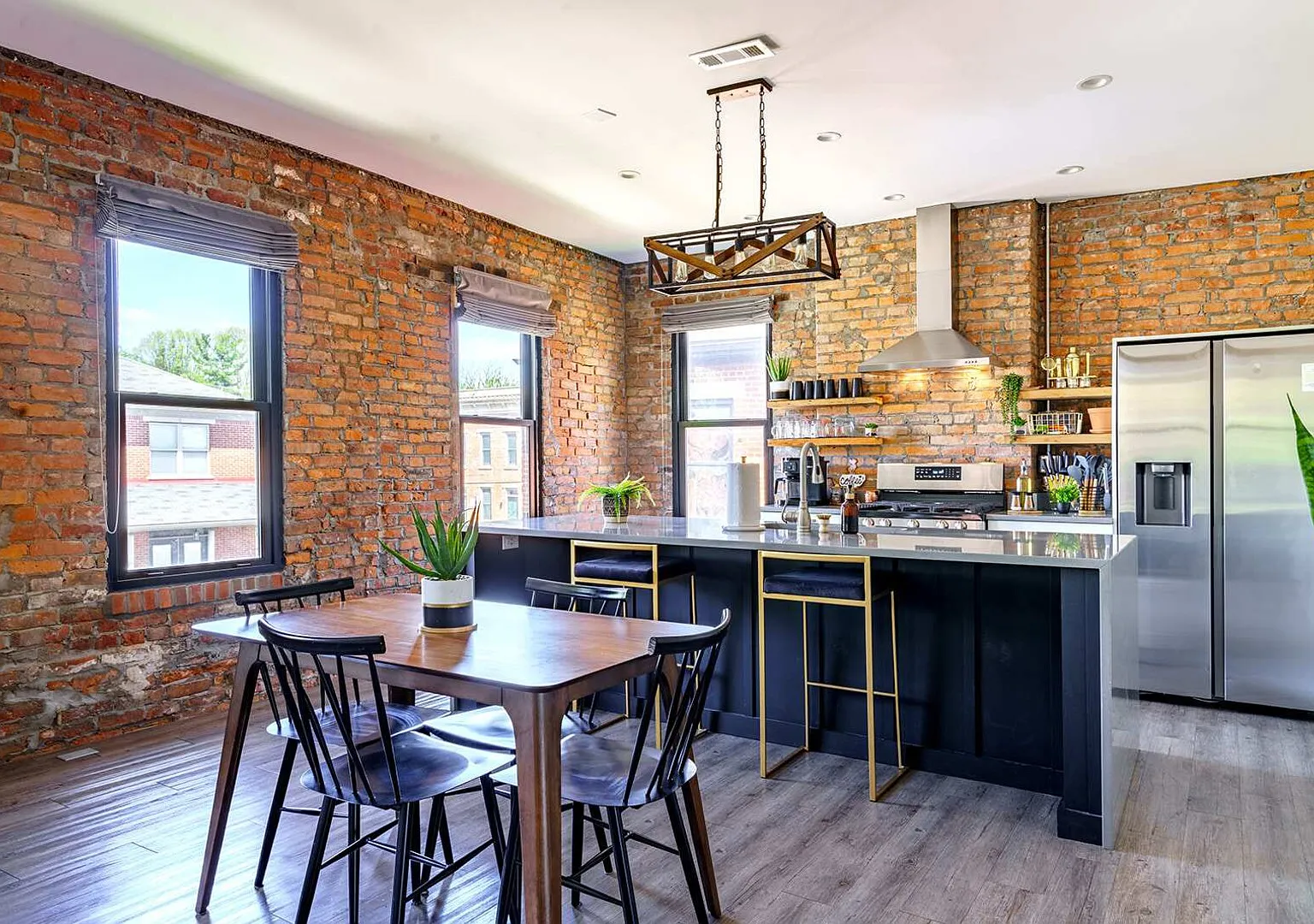 Jungle Vibe by Jungle House | Downtown & Short North | Free Parking — Photo 3