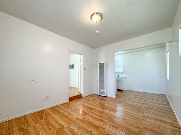 4109-4115 Winona Ave #4113