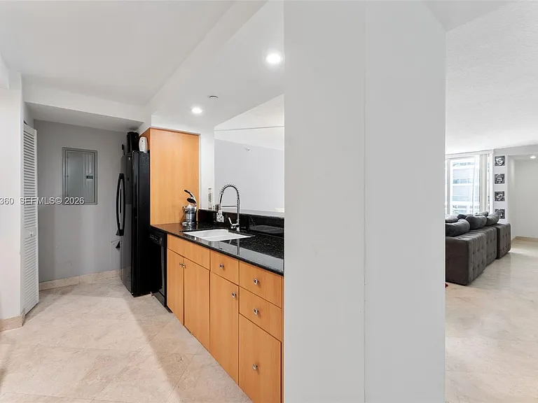 6917 Collins Ave #607 — Photo 3