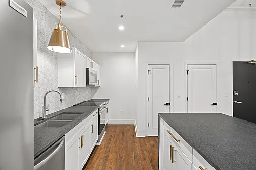 310 Arlington Ave #219 Photo 1
