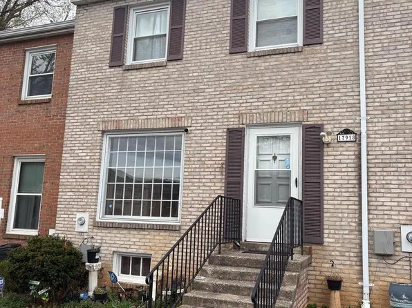 17918 Hickory Ln, Hagerstown, MD 21740