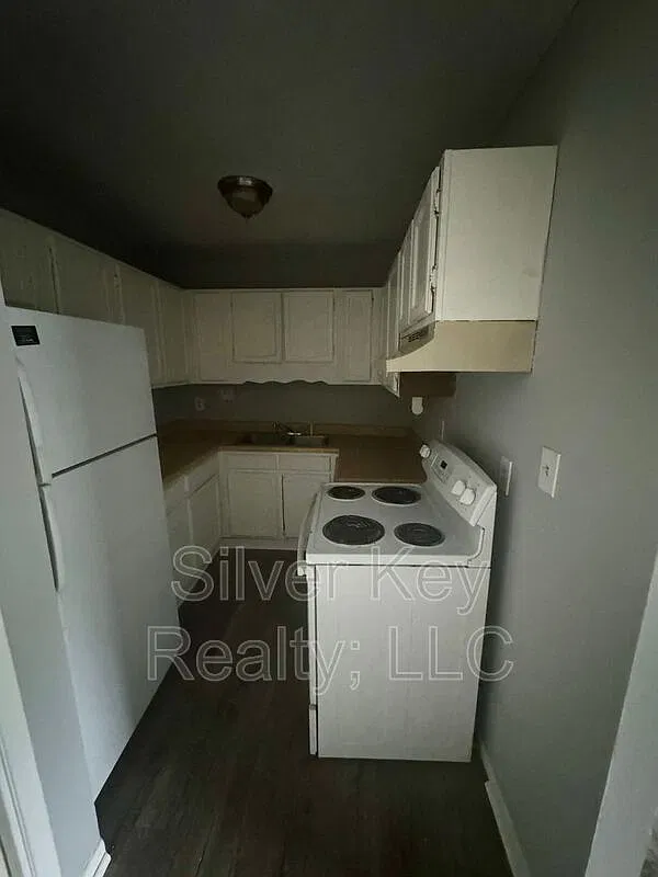 2 bed, 1.0 bath, 900 sqft, $895 — Photo 4