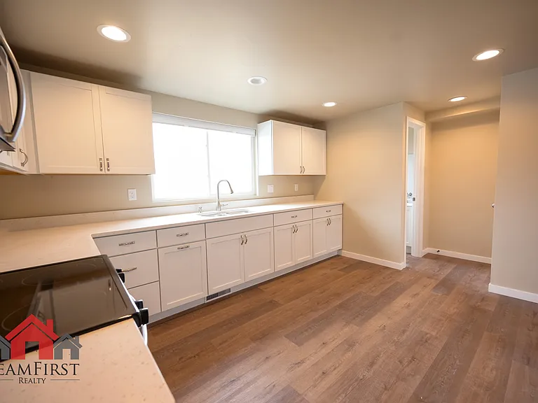 2022 Terry Ln — Photo 10