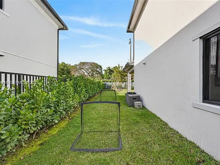 8267 SW 120th Ter — Photo 51