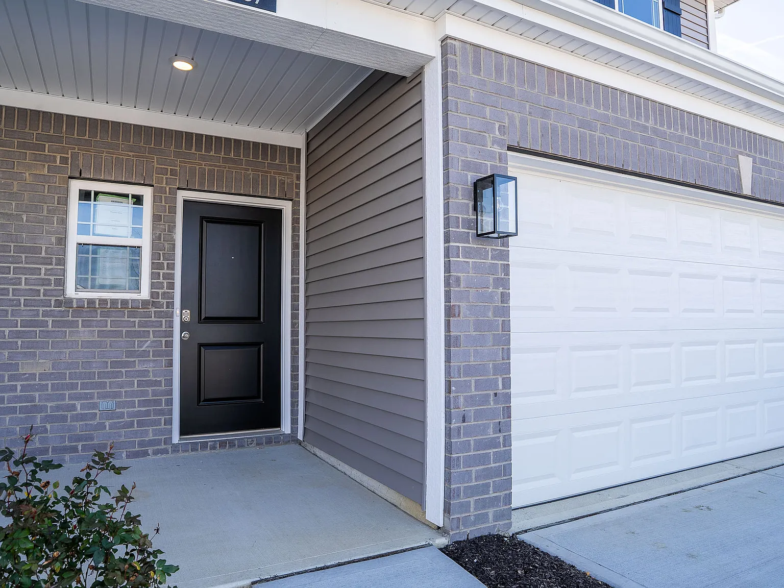 3 bed, 2.5 bath, 1795 sqft, $2,300 — Photo 2
