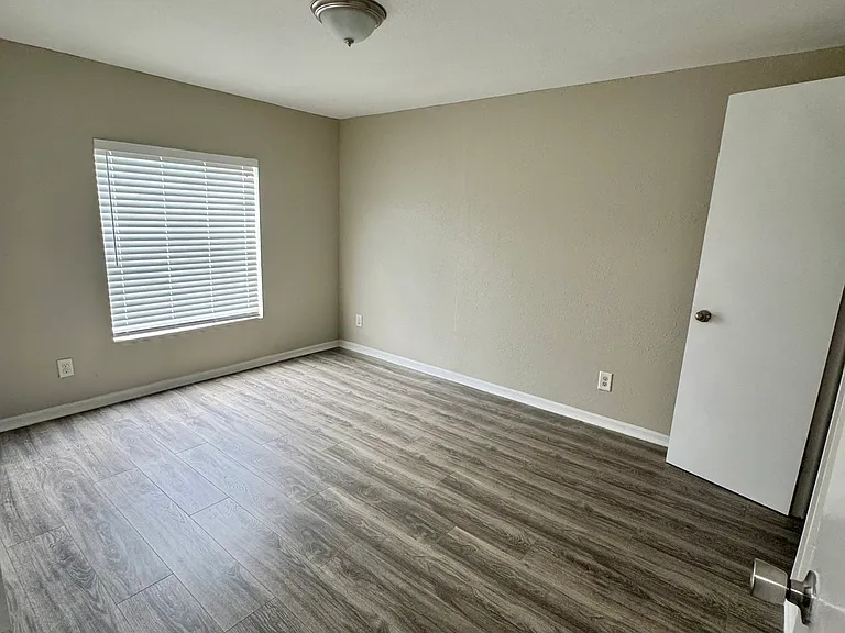 7616 Coach Park Dr — Photo 17