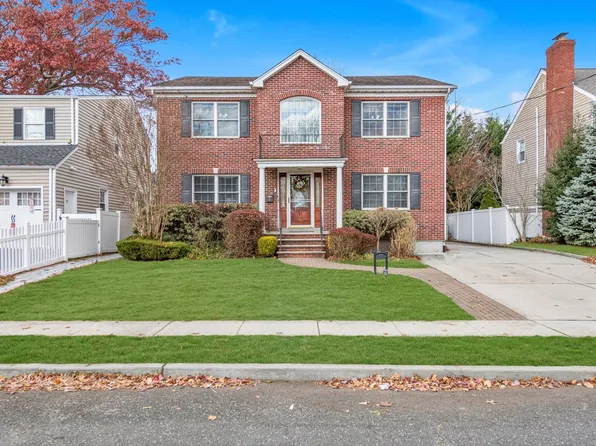 5 Newkirk Avenue, East Rockaway, NY 11518
