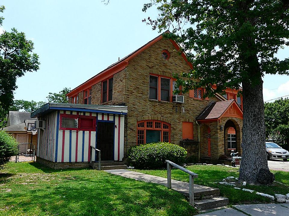 2nd image of 1704 Blodgett St