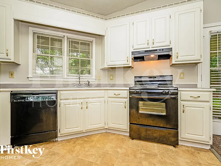 1411 Windy Hill Ct SE — Photo 5